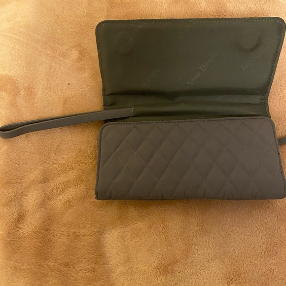Vera Bradley wristlet and crossbody - Picture 4 of 6